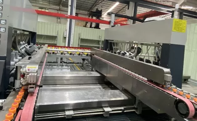 Düz çizgi çift kenar makinesi hassas Servo ve VFD Motor kontrol sistemi